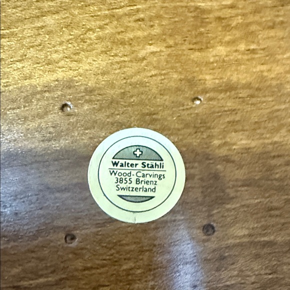 🎄Sale🎄 Swiss Edelweiss Carved Wooden Plate - Picture 2 of 3